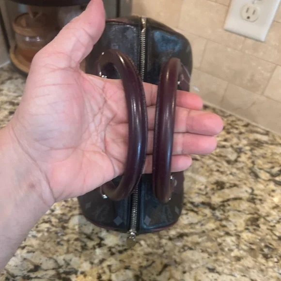 MCM Visetos Lion Princess Boston Bag Black in Leather - Picture 6 of 10